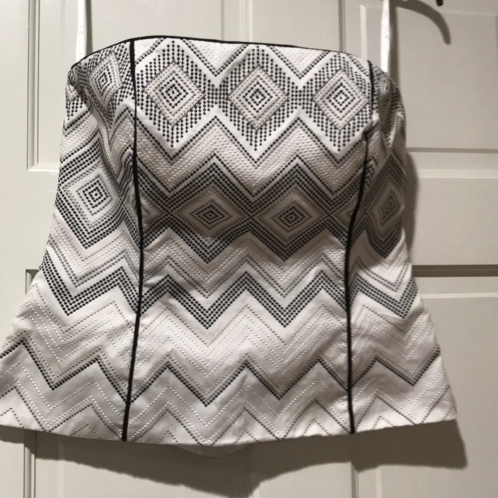 White House Black Market sleeveless top